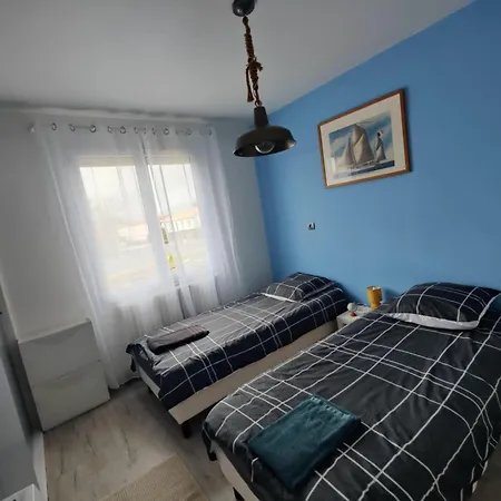 Maison Calme Pour 6 Personnes 아파트 무이어런르캡티프